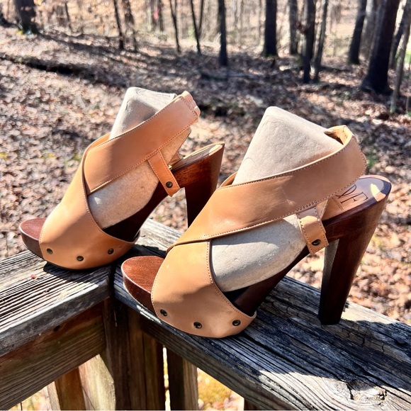 Diane Von Furstenberg leather strap wood platform women’s heels sz 9.5 - Picture 3 of 10